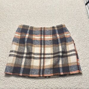 Chic Plaid Mini Skirt in Navy and Cream